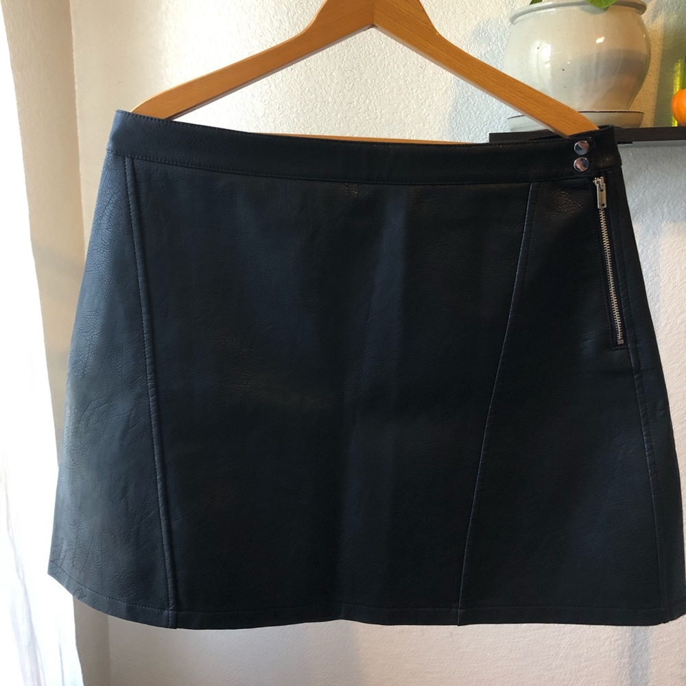 Zara Black Faux Leather Miniskirt size XL